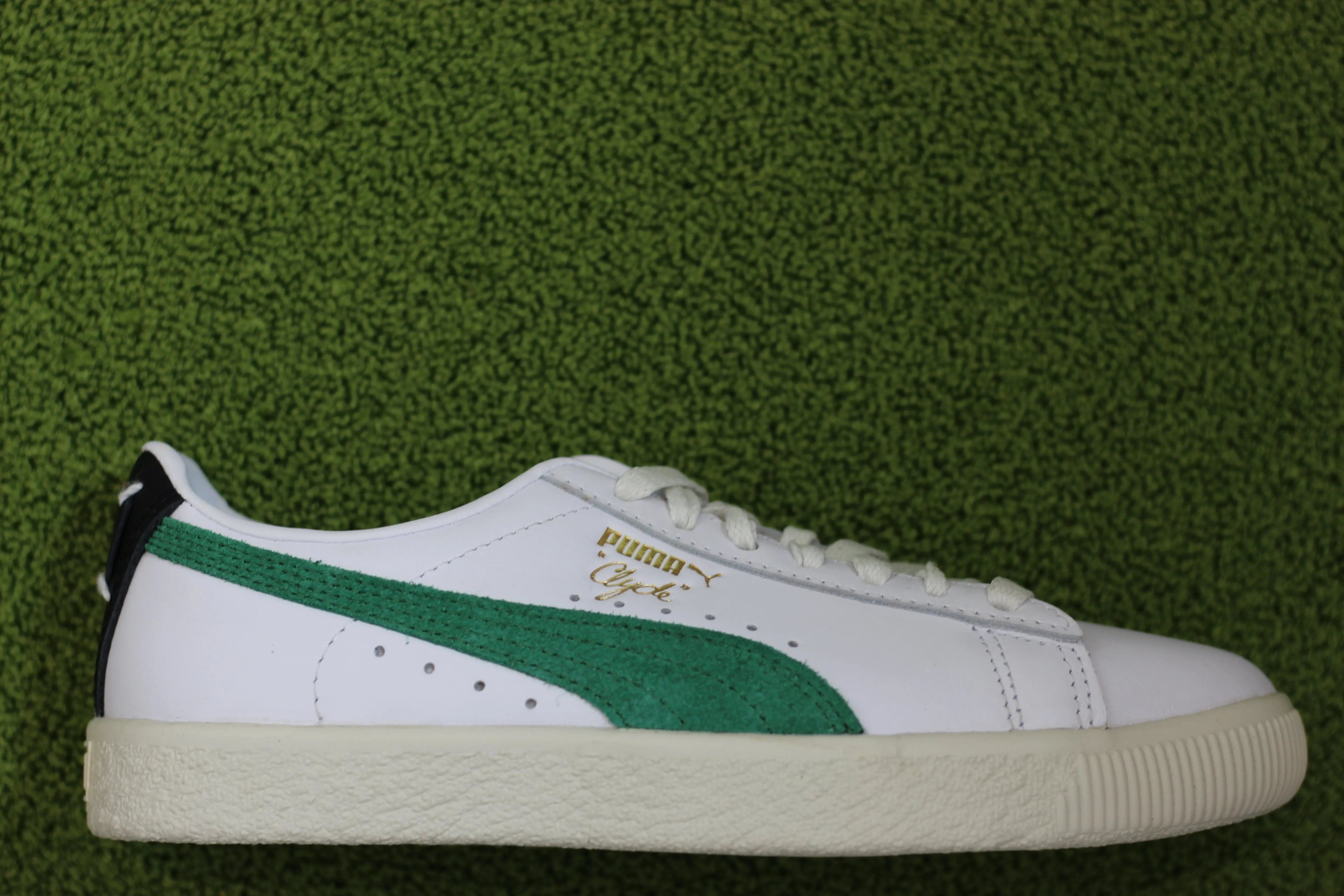 Unisex Clyde Base Sneaker - White/Green Leather/Suede