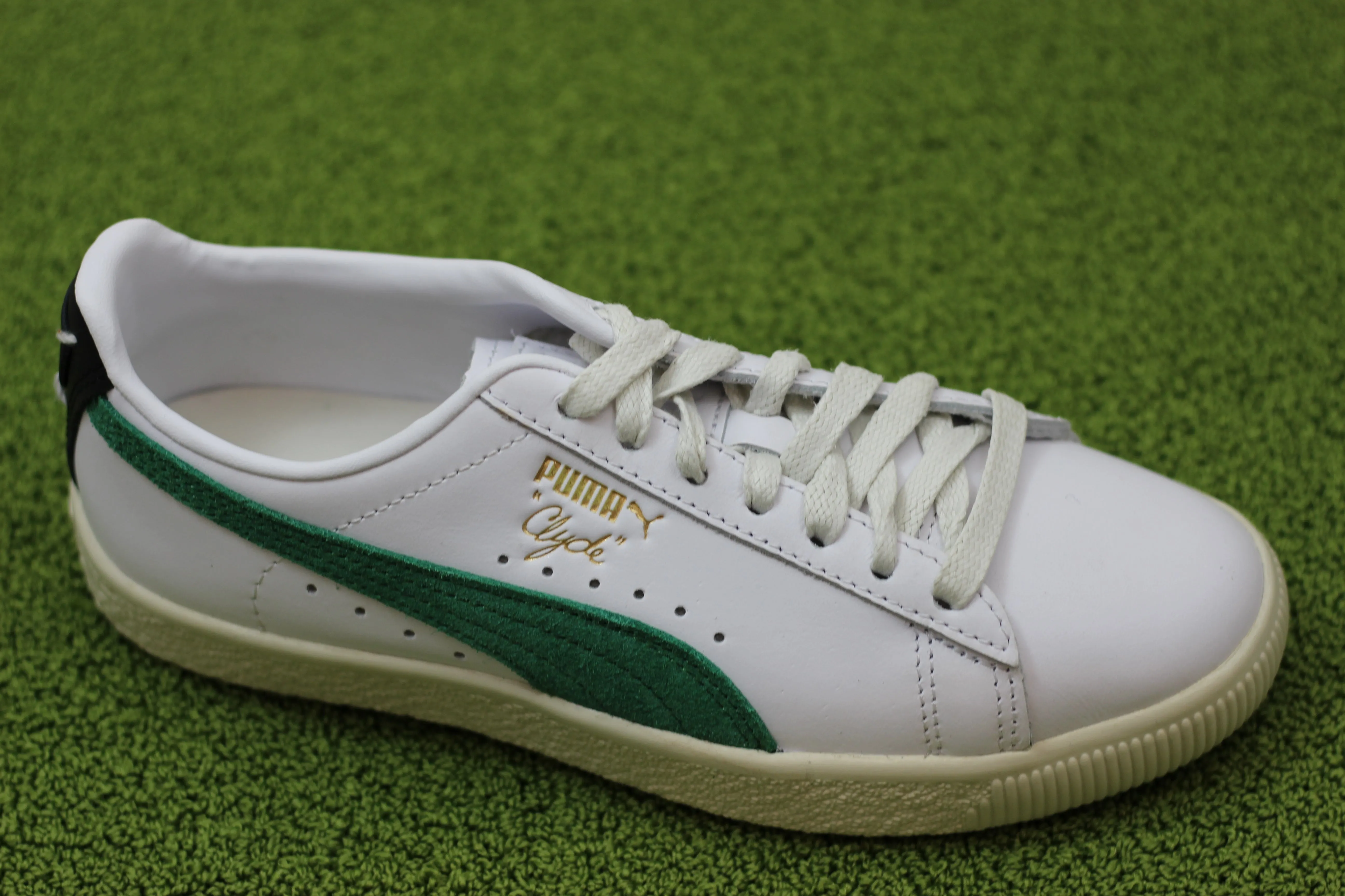 Unisex Clyde Base Sneaker - White/Green Leather/Suede